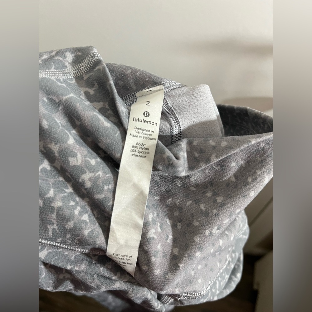 Lululemon Align Pant 28" *Engineer Print Gray Patterned Legging - Picture 3 of 8